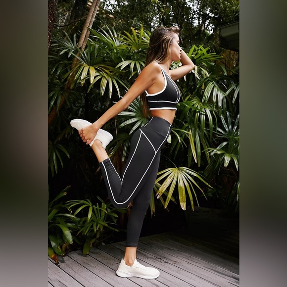 Free People Movement High-Rise 7/8 You're A Peach Leggings Blk-Still Full Price - Picture 4 of 9